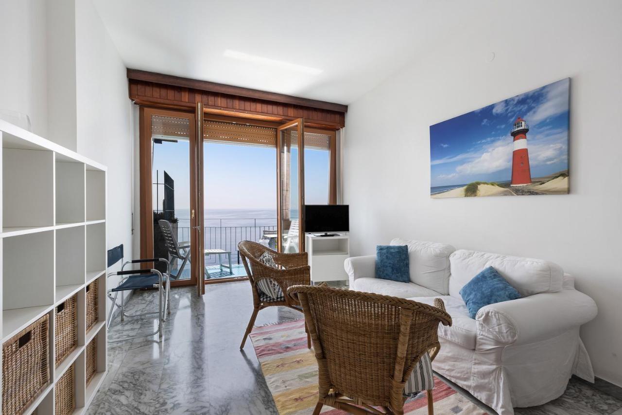 Appartamento Stupenda Vista Mare 베르게지 외부 사진