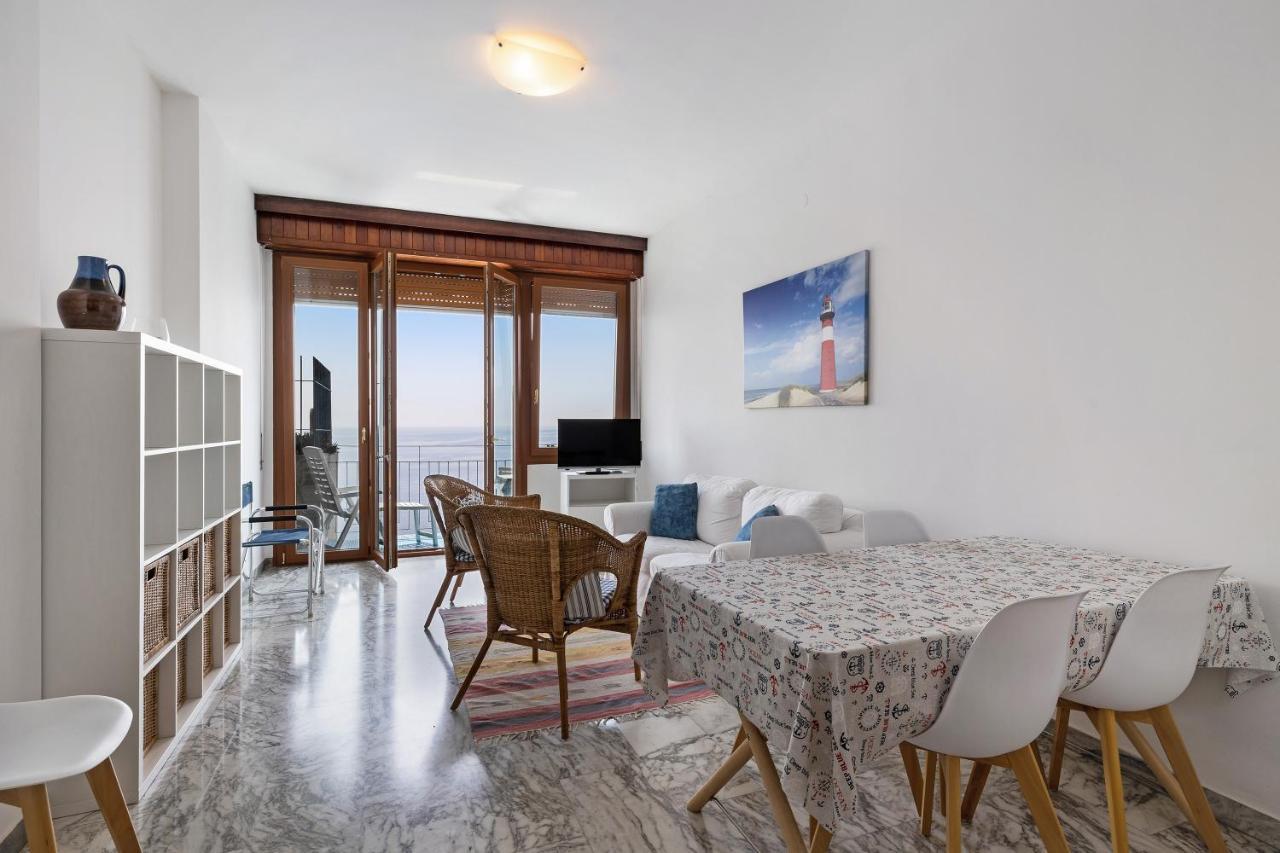 Appartamento Stupenda Vista Mare 베르게지 외부 사진