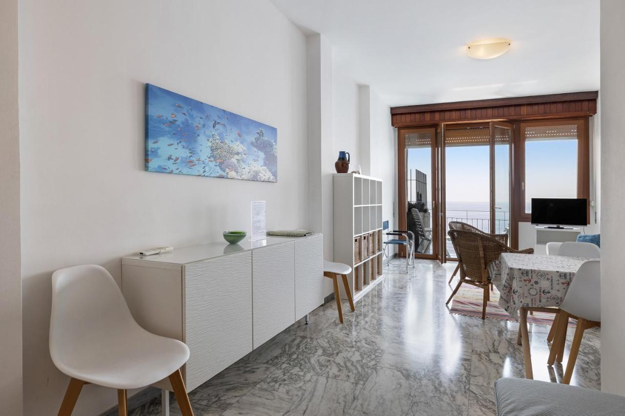 Appartamento Stupenda Vista Mare 베르게지 외부 사진