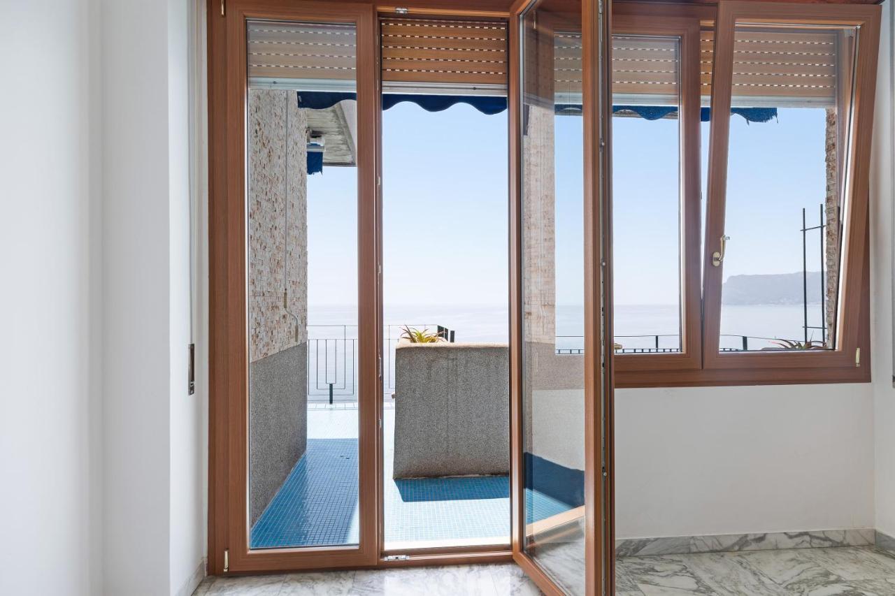 Appartamento Stupenda Vista Mare 베르게지 외부 사진