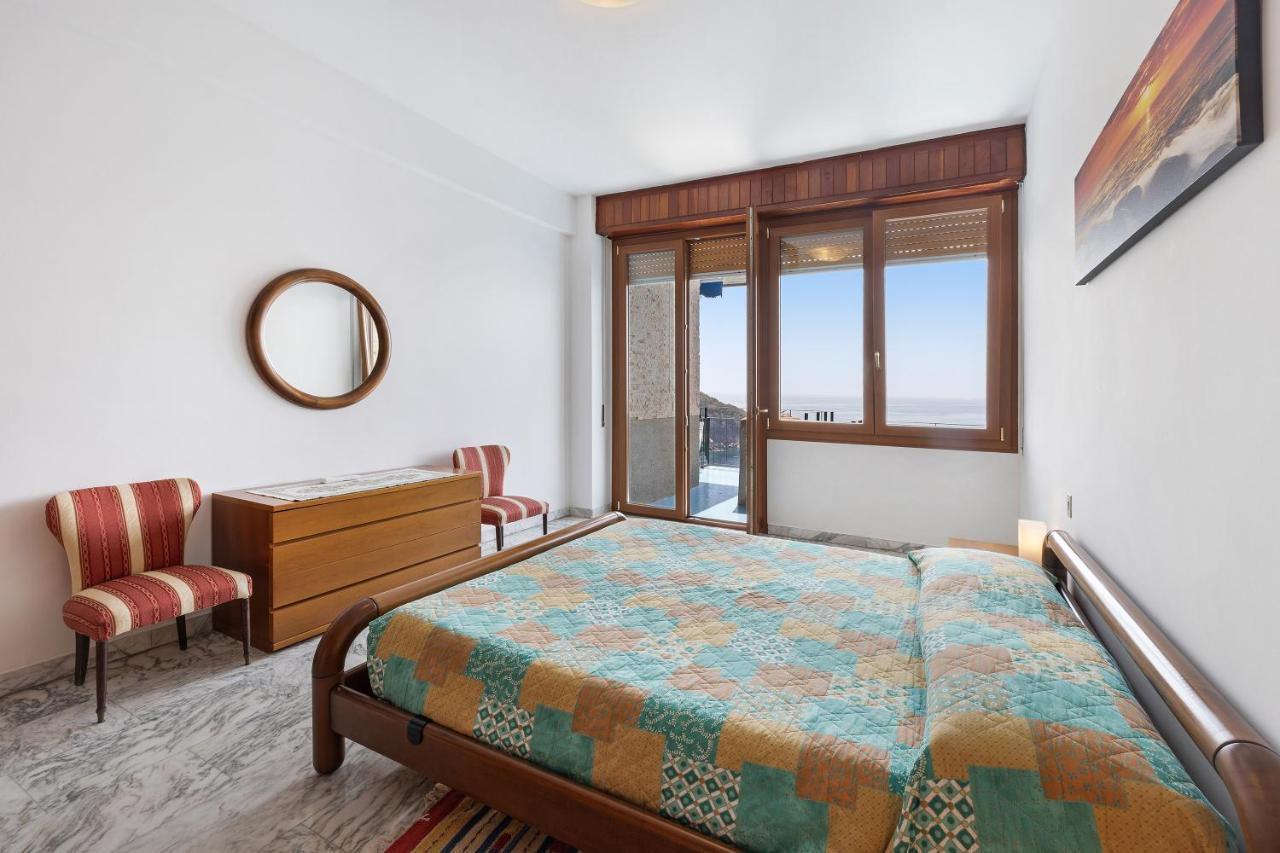 Appartamento Stupenda Vista Mare 베르게지 외부 사진